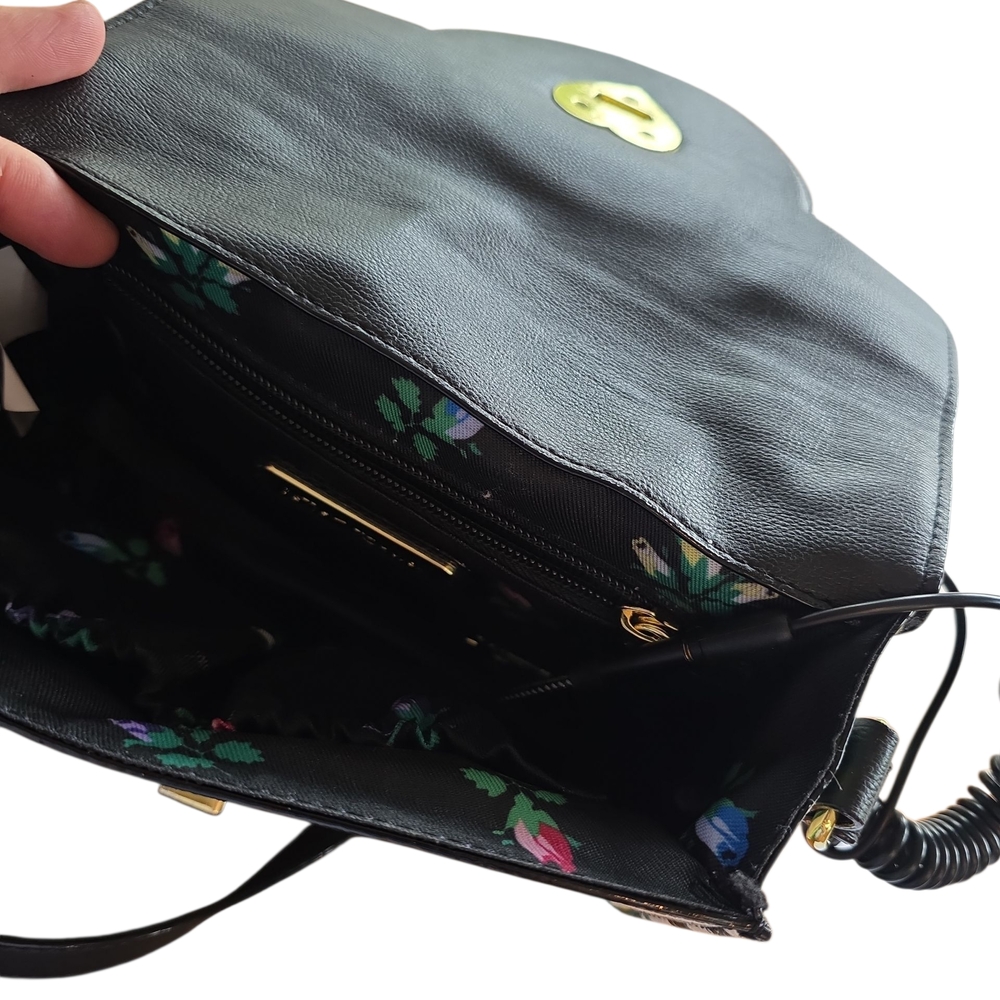 Betsey Johnson Black and Green Crossbody " CALL ME" Bag. - Picture 5 of 10